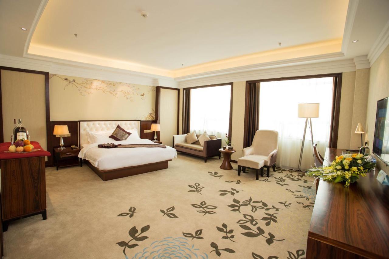 Hong Van Grand Hotel Mong Cai 외부 사진