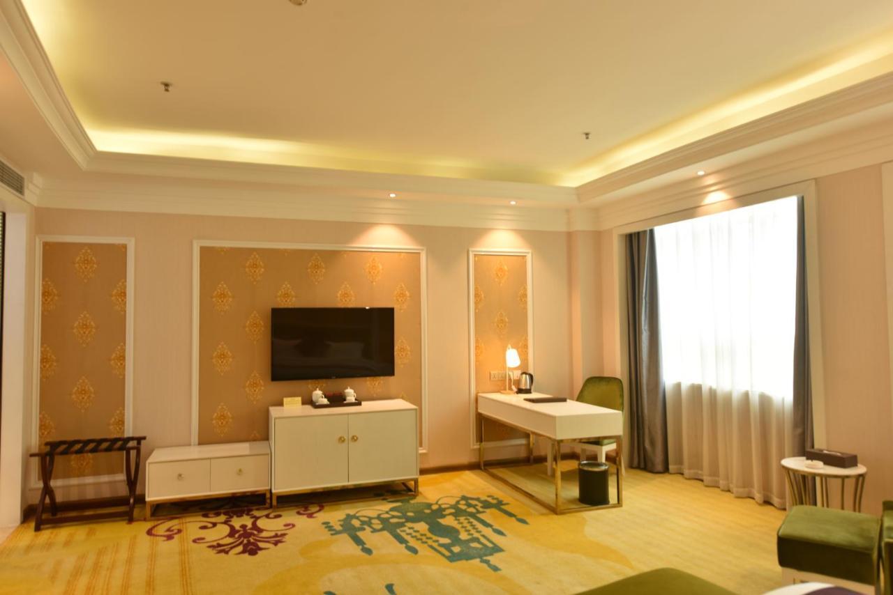 Hong Van Grand Hotel Mong Cai 외부 사진