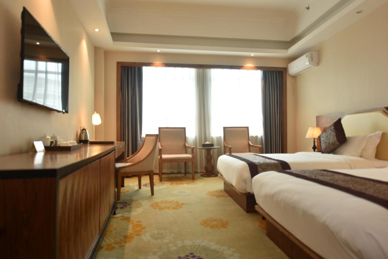 Hong Van Grand Hotel Mong Cai 외부 사진