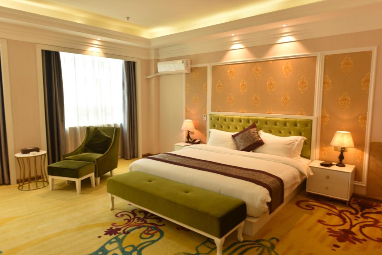 Hong Van Grand Hotel Mong Cai 외부 사진