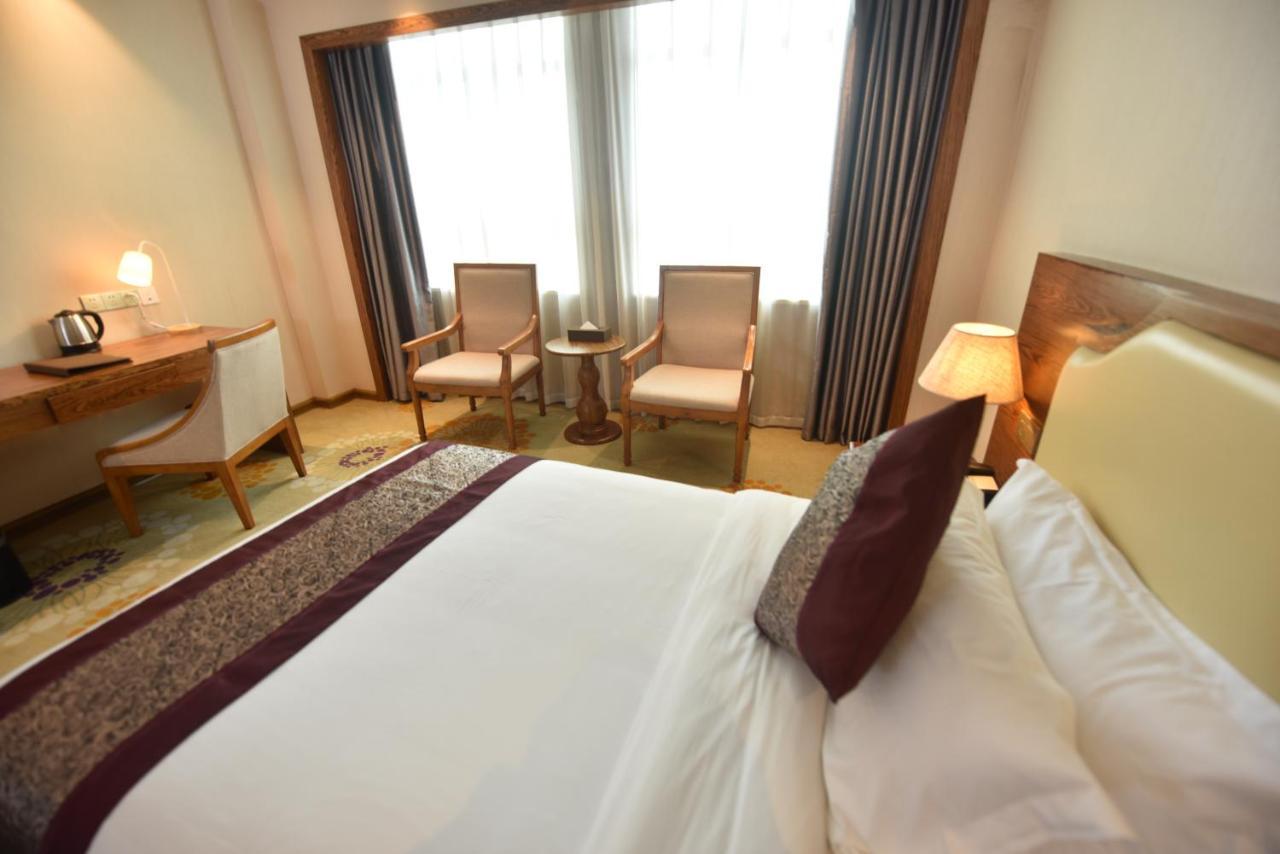 Hong Van Grand Hotel Mong Cai 외부 사진