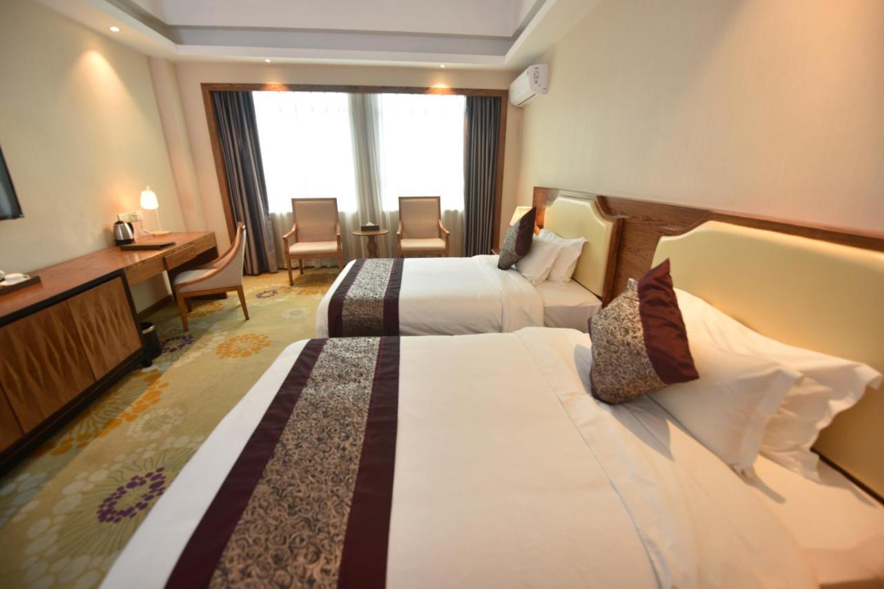 Hong Van Grand Hotel Mong Cai 외부 사진