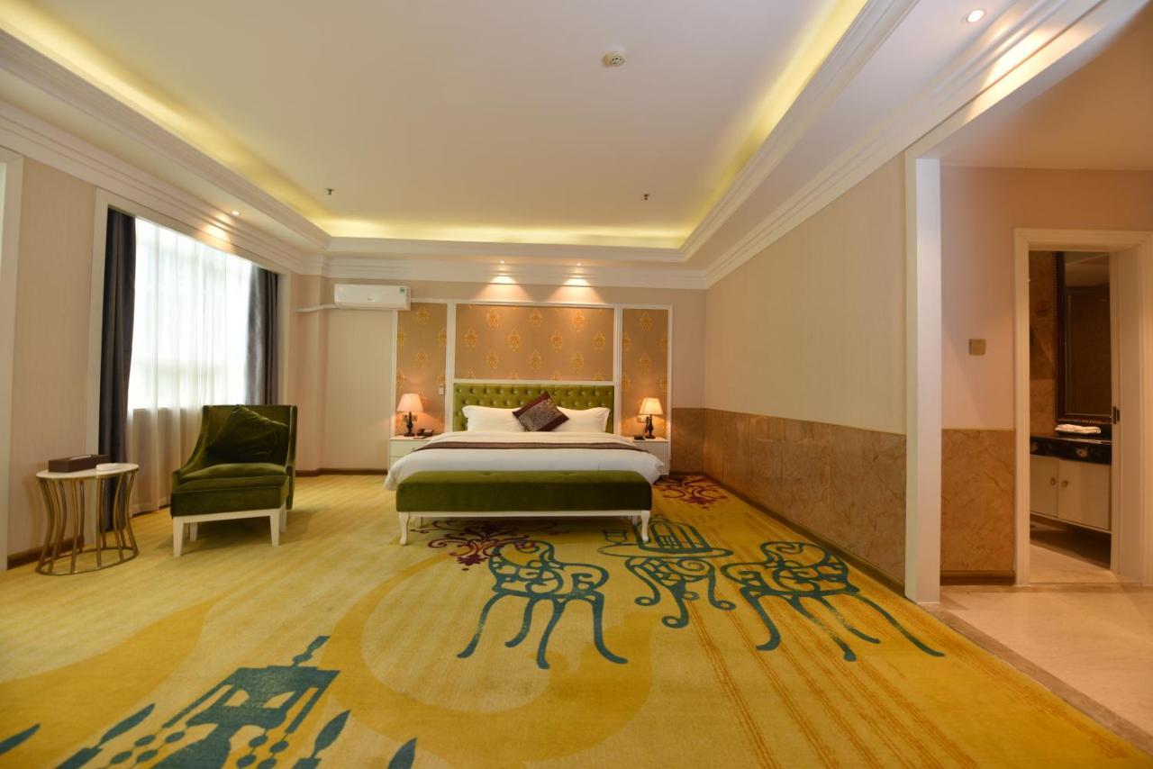 Hong Van Grand Hotel Mong Cai 외부 사진