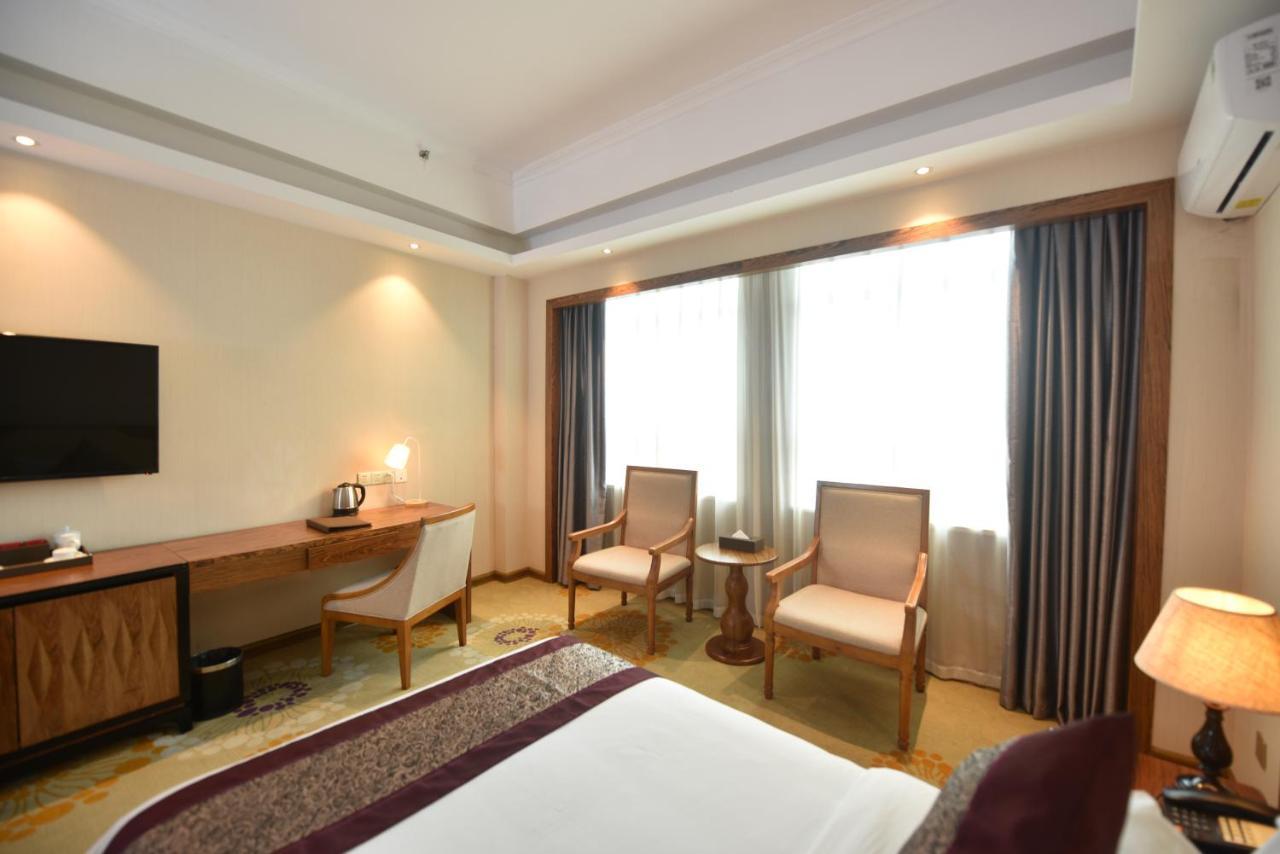Hong Van Grand Hotel Mong Cai 외부 사진
