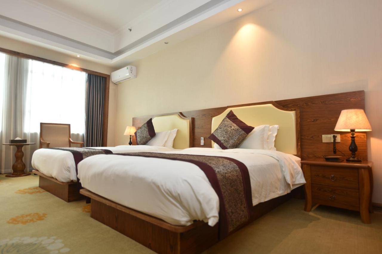 Hong Van Grand Hotel Mong Cai 외부 사진