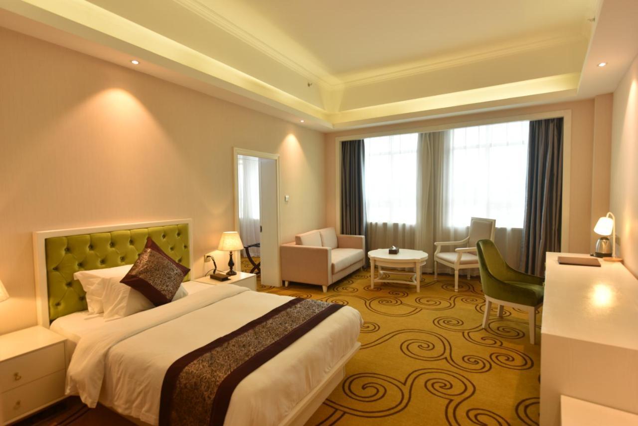 Hong Van Grand Hotel Mong Cai 외부 사진