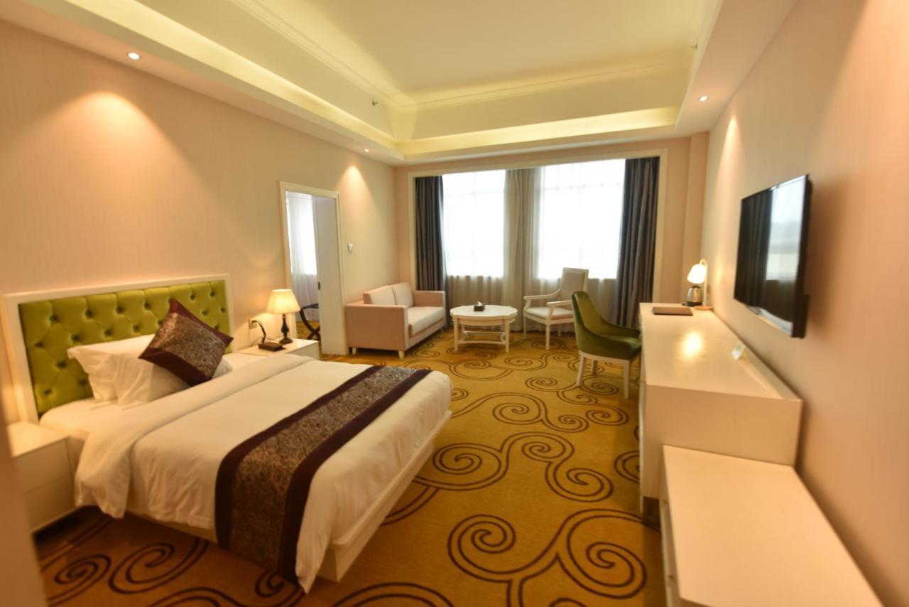 Hong Van Grand Hotel Mong Cai 외부 사진
