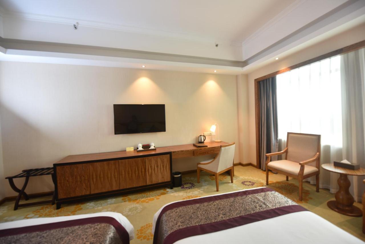 Hong Van Grand Hotel Mong Cai 외부 사진
