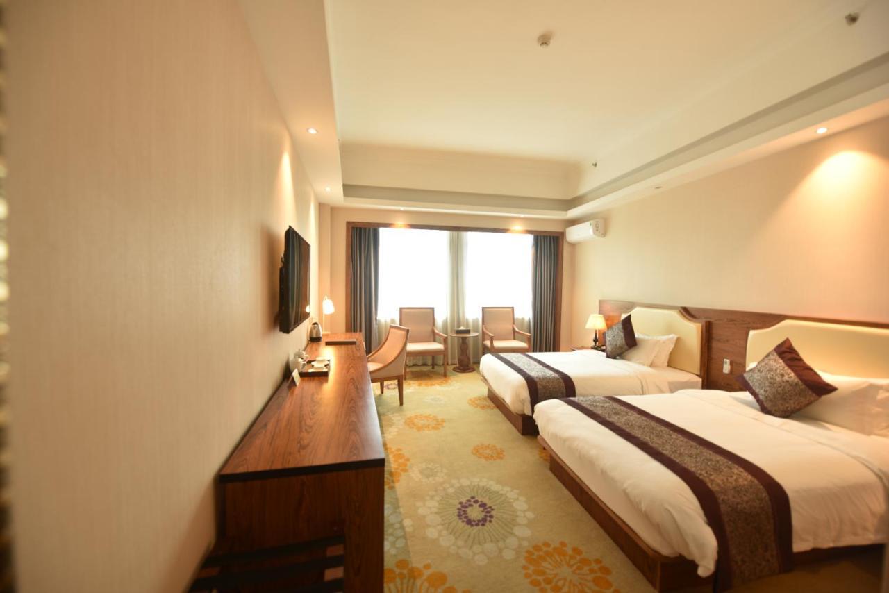 Hong Van Grand Hotel Mong Cai 외부 사진