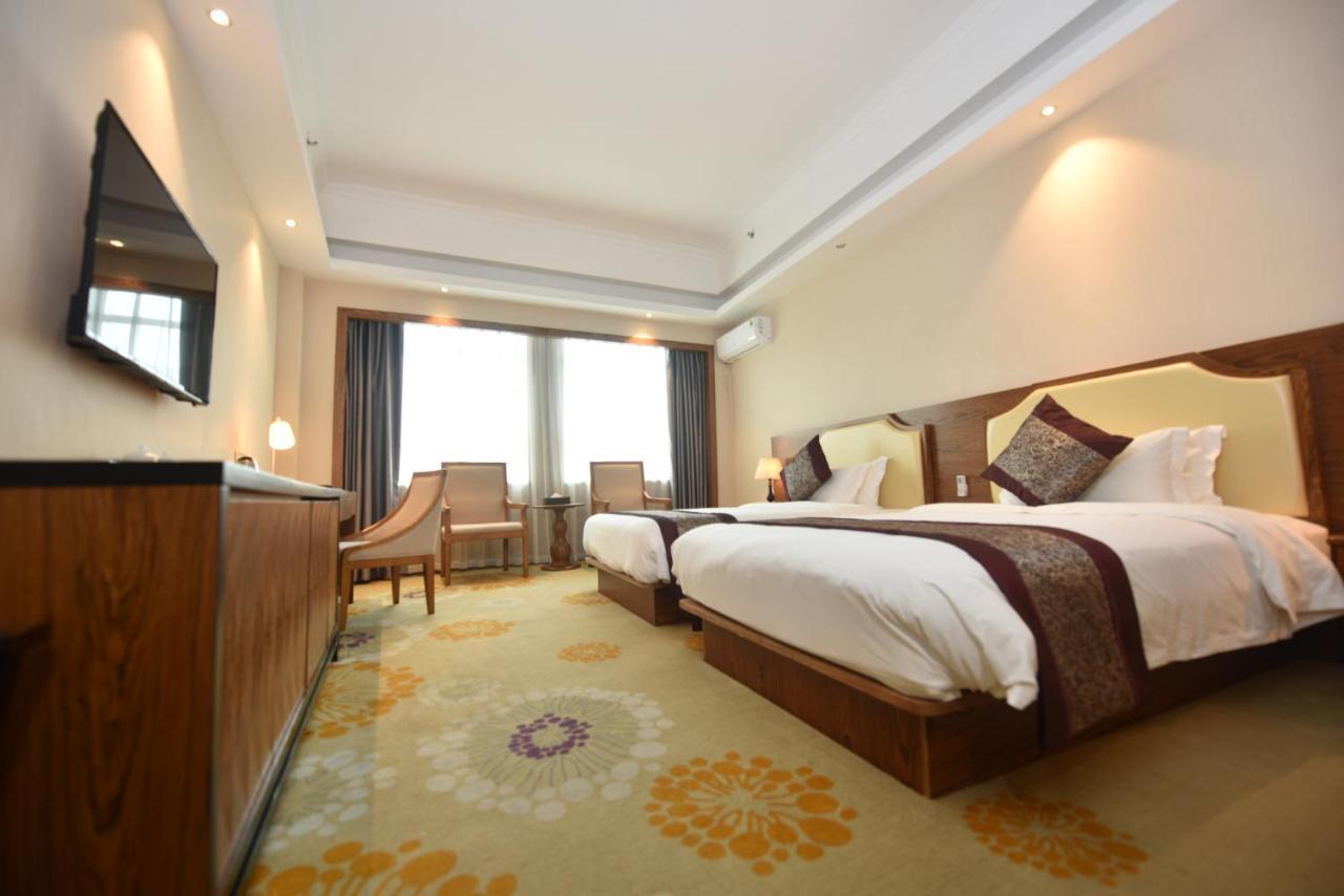 Hong Van Grand Hotel Mong Cai 외부 사진