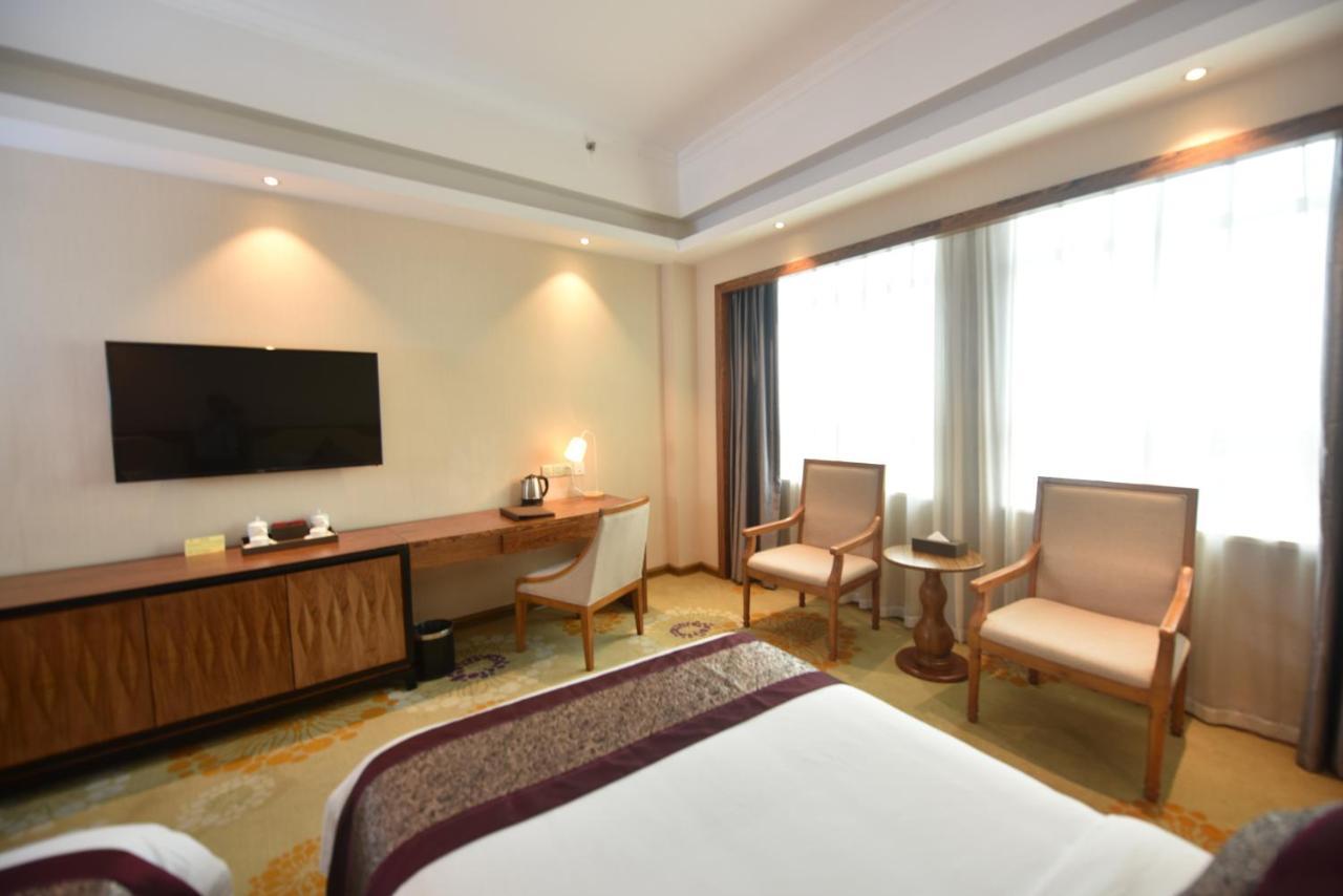 Hong Van Grand Hotel Mong Cai 외부 사진