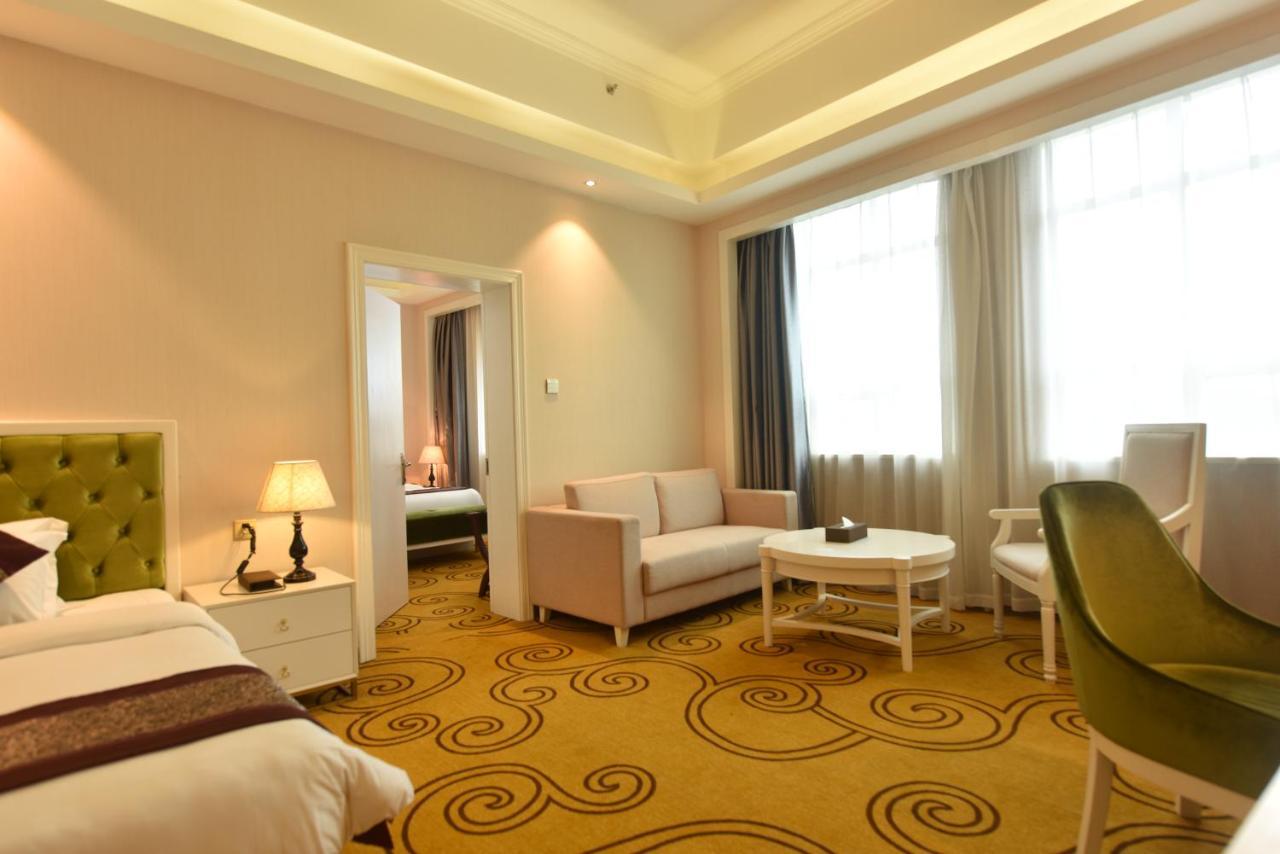 Hong Van Grand Hotel Mong Cai 외부 사진